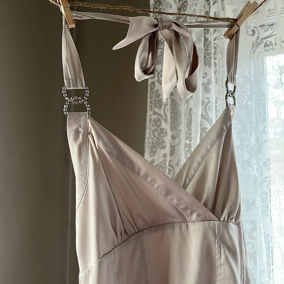 Silky Halter Style Top - Picture 2 of 2